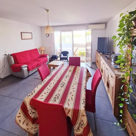 Apartment Spacious In *